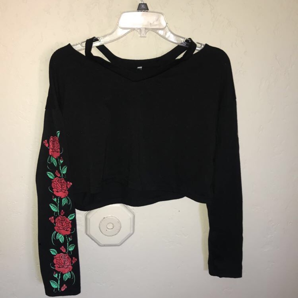 black cropped shirt